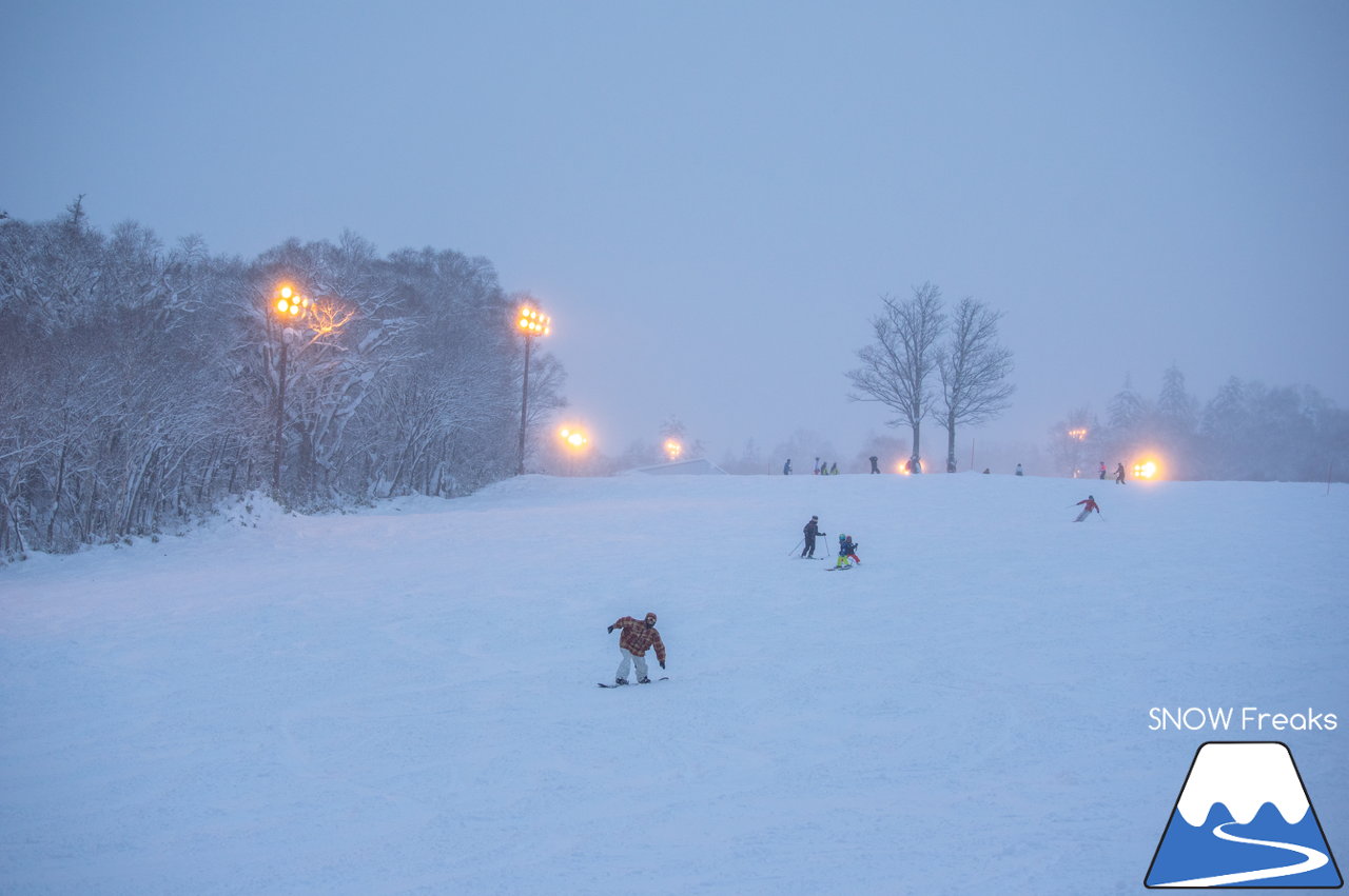 札幌国際スキー場｜待ちに待った天然雪がたっぷり！ふかふかの粉雪と戯れる、贅沢な2021-2022ウィンターシーズン『初滑り』☆